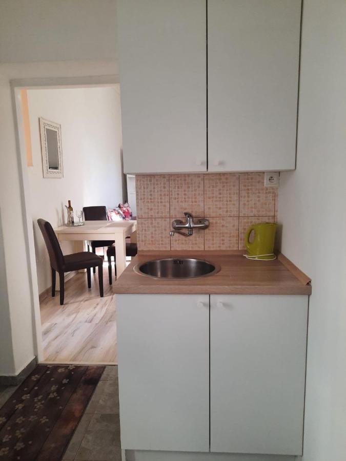 Apartman Matty V Tichom Dvore Priamo V Centre Братислава Экстерьер фото