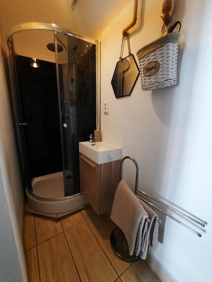 Apartman Matty V Tichom Dvore Priamo V Centre Братислава Экстерьер фото