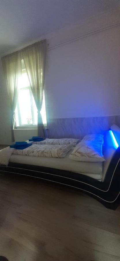 Apartman Matty V Tichom Dvore Priamo V Centre Братислава Экстерьер фото