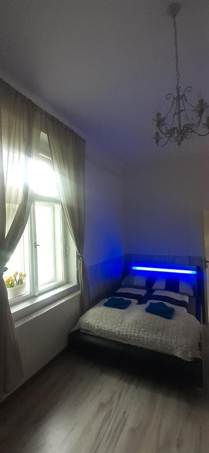 Apartman Matty V Tichom Dvore Priamo V Centre Братислава Экстерьер фото