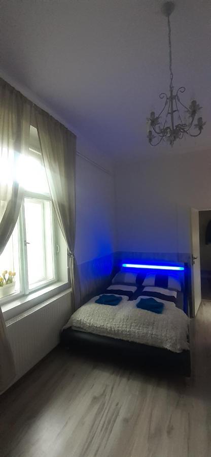 Apartman Matty V Tichom Dvore Priamo V Centre Братислава Экстерьер фото